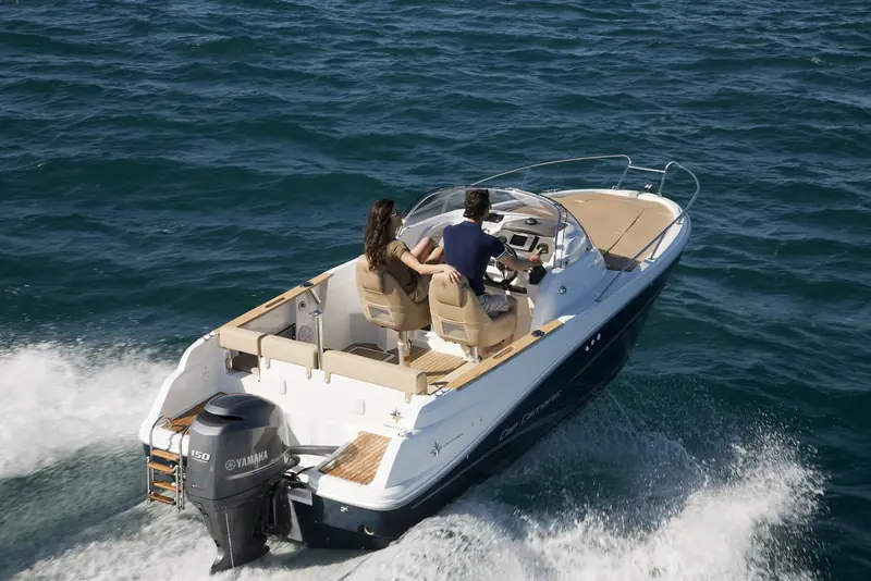 Location bateau Mandelieu Cannes, Jeanneau Cap Camarat 650 open 150 CV pour 7 personnes