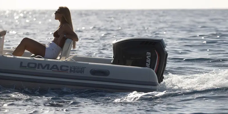 Location semi rigide Cannes, Lomac 600 IN 115 CV pour 6 personnes au départ du Port du Béal — photo 3