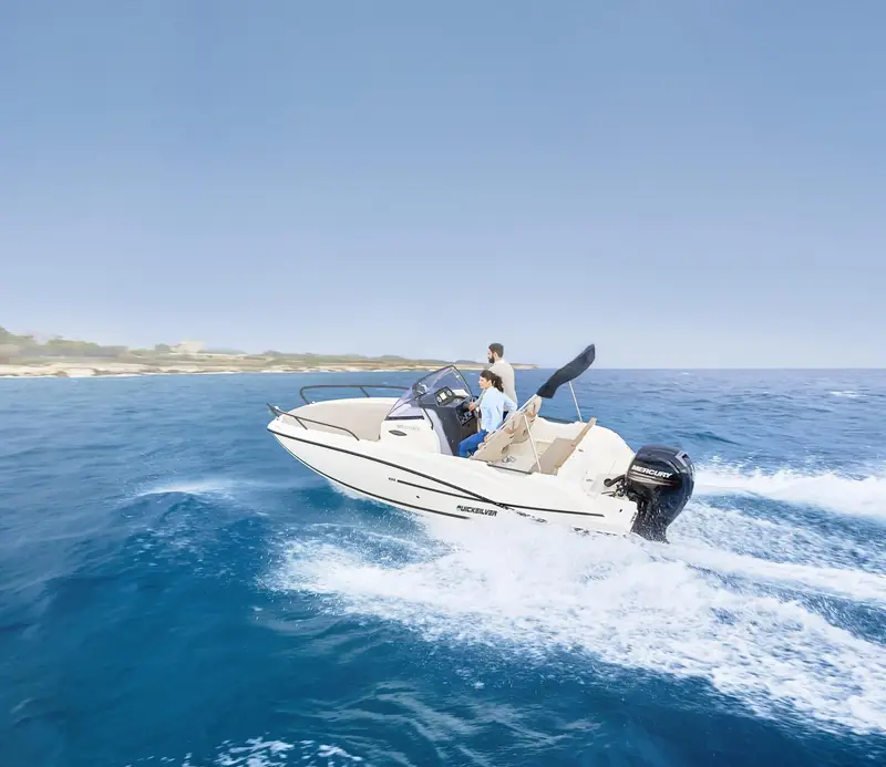 Location bateau avec permis Cannes, Quicksilver 605 open 115 CV pour 6 personnes dans la baie de Cannes