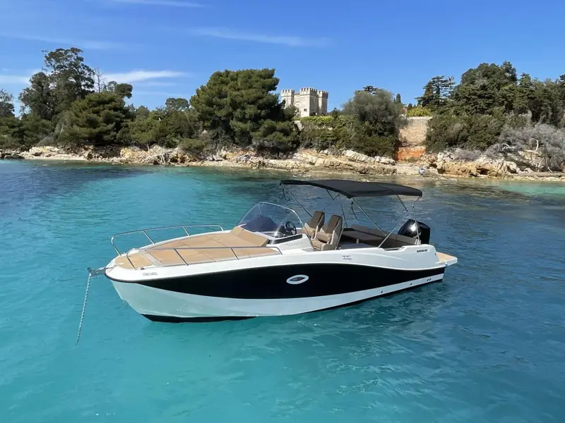 Location bateau avec permis Cannes, Quicksilver 755 Sundeck 250 CV avec cabine pour 8 personnes — photo 2