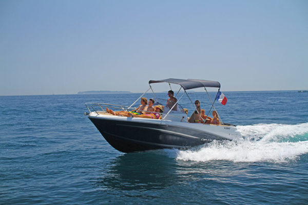 Cap Camarat 650