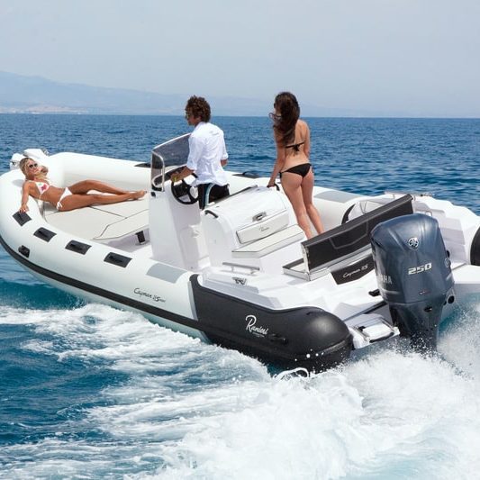 ranieri-cayman-26-sport-location-bateau-permis--boatevasion-Cannes-Mandelieu