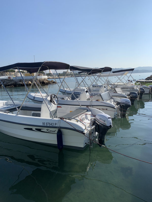 bateau-sans-permis-BoatEvasion-Contact-Cannes-Mandelieu-activtié-skinautque-parachute-wakeboard