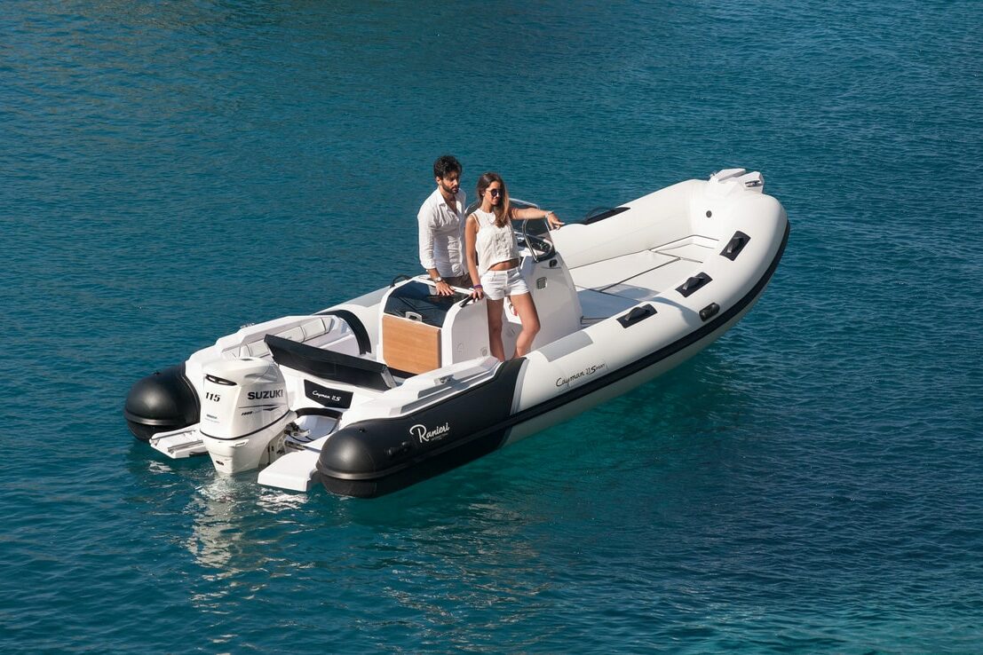 Cayman_21_Boatevasion