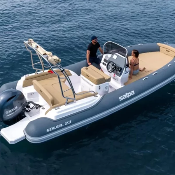 salpa-soleil-23-boatevasion-location-bateau-derriere