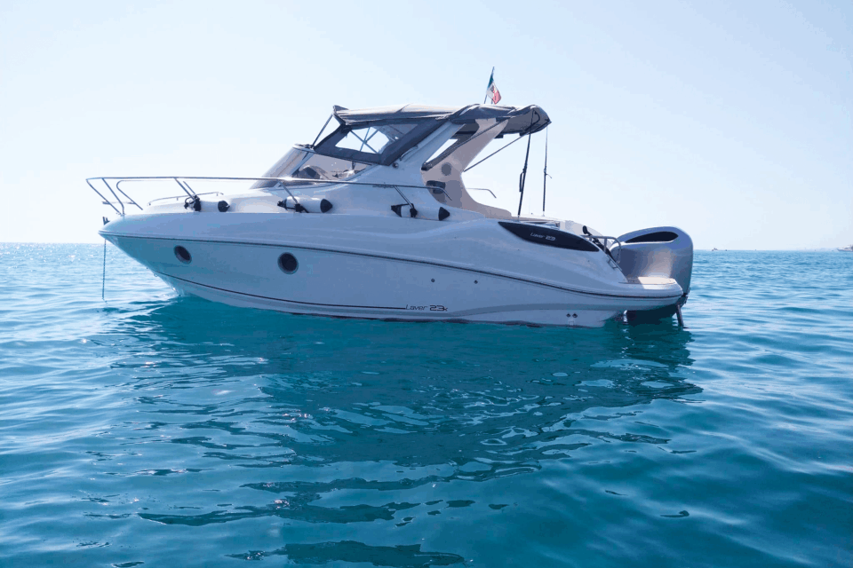 Salpa-Laver-x23-location-bateau-avec-permis-boatevasion